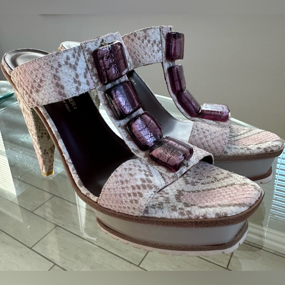 New! Rare Lisa For Donald J Pliner Pink Snakeskin Sandals Shoes 7.5